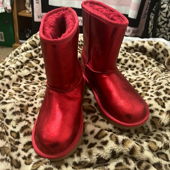 UGG Shoes - New UGGS red metallic. Size 5/37. But I wear a 6.5 and they fit me